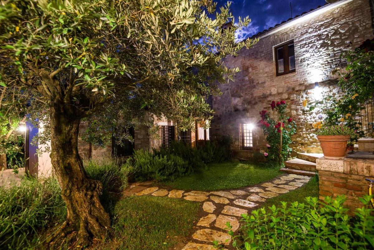 Borgocuore Todi Bagian luar foto