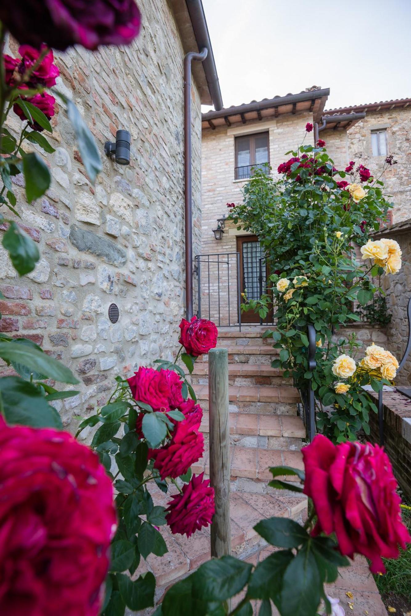 Borgocuore Todi Bagian luar foto