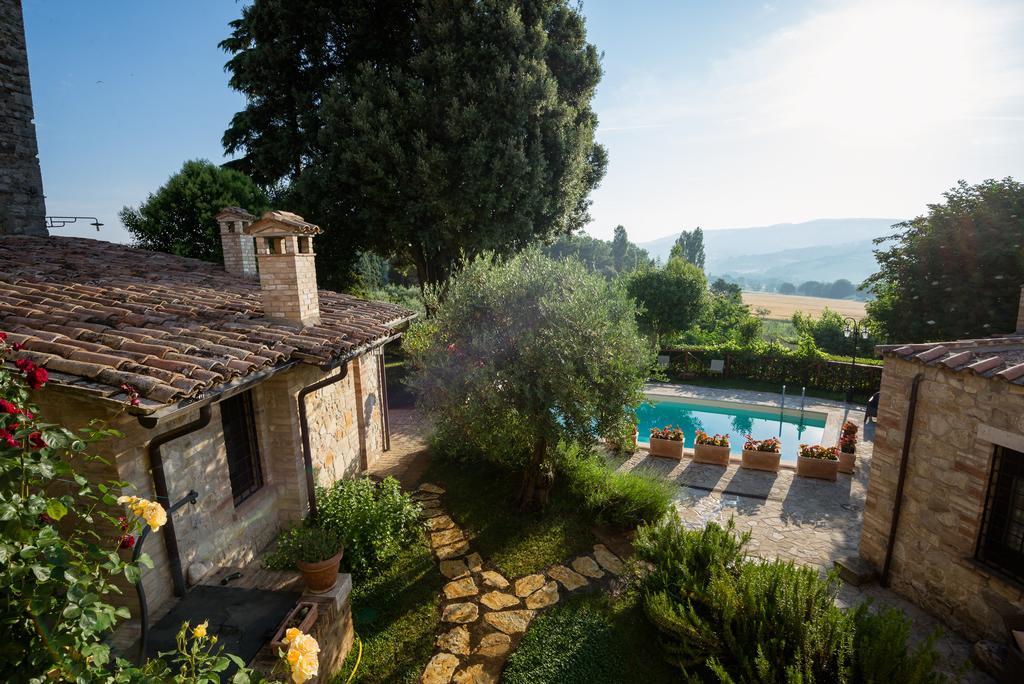 Borgocuore Todi Bagian luar foto