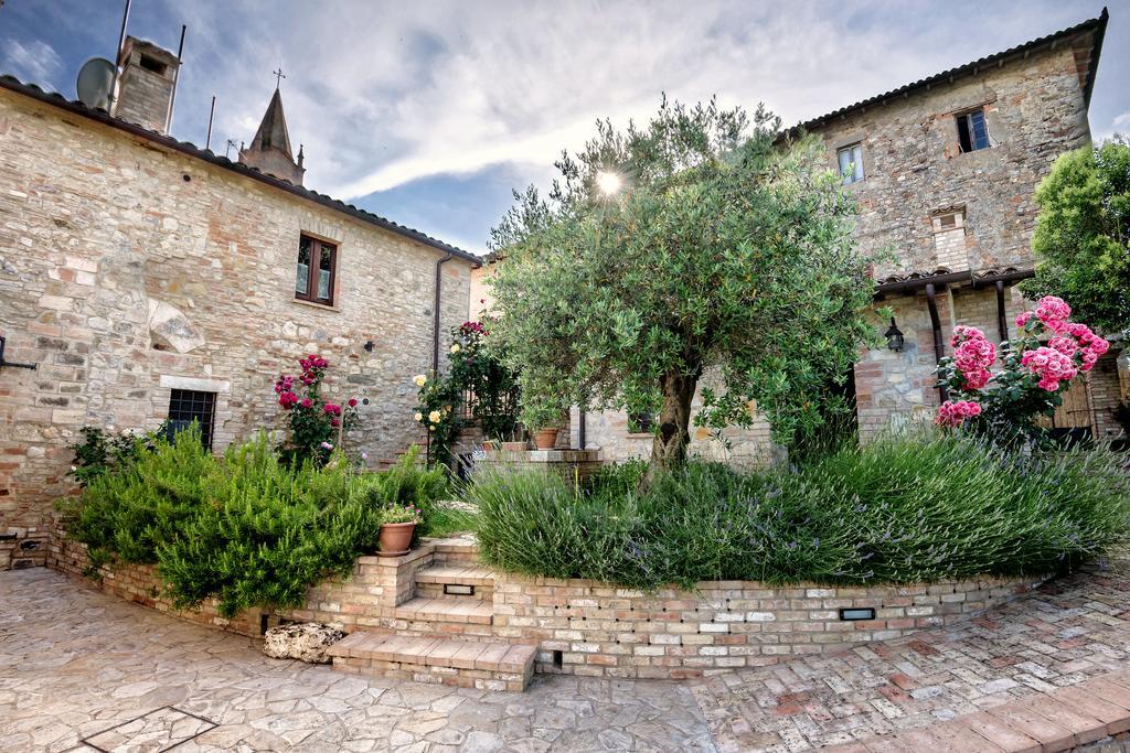 Borgocuore Todi Bagian luar foto