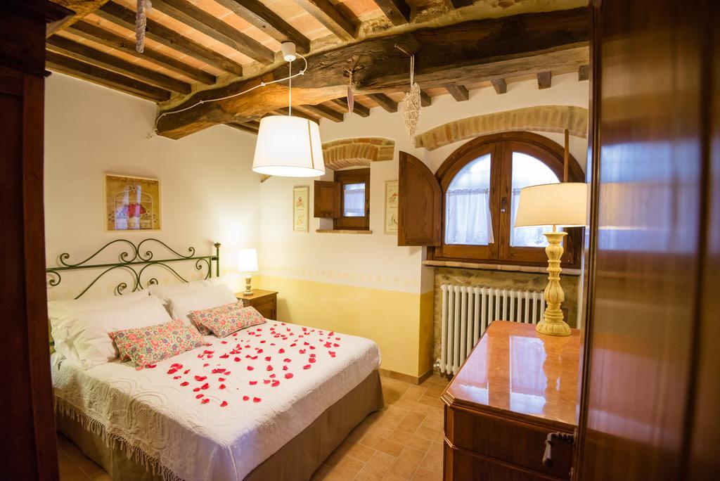 Borgocuore Todi Bagian luar foto